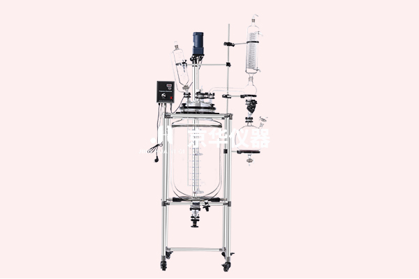 實驗室常見的雙層過濾玻璃反應釜技術特點如下